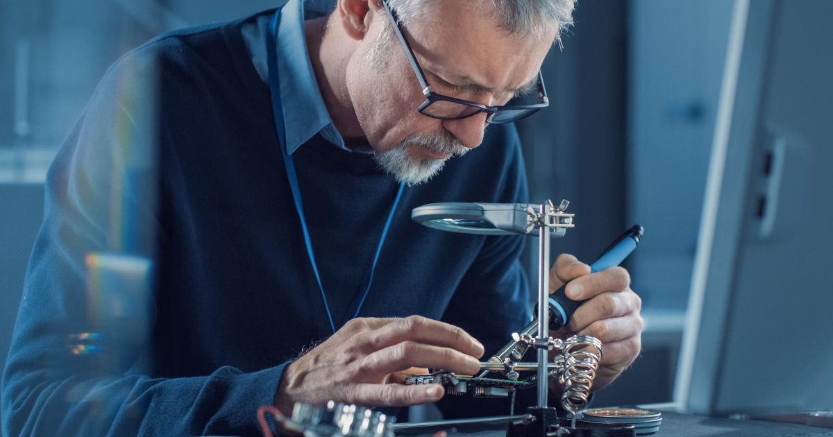 Konstrukcja i budowa kompensatorów mocy biernej